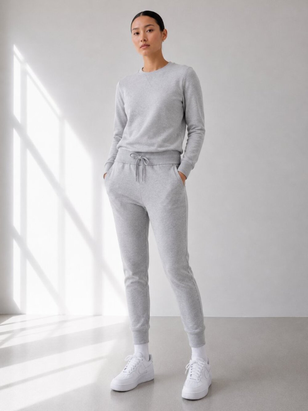 Woman's Co-ord Sweatsuit Set in Grey NWT - The Label